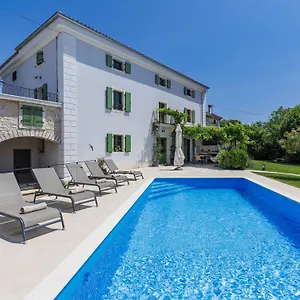  Ferienhaus Radovani By Interhome